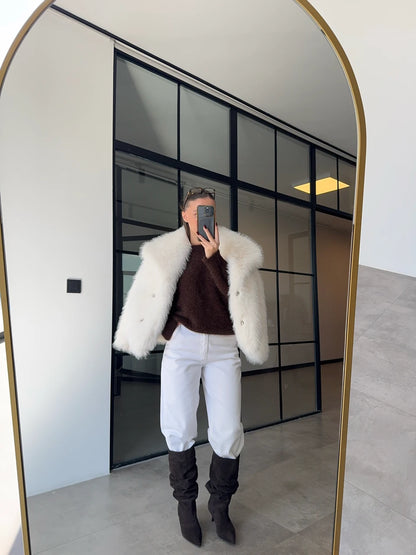 جكيت فرو ابيض - KP7154