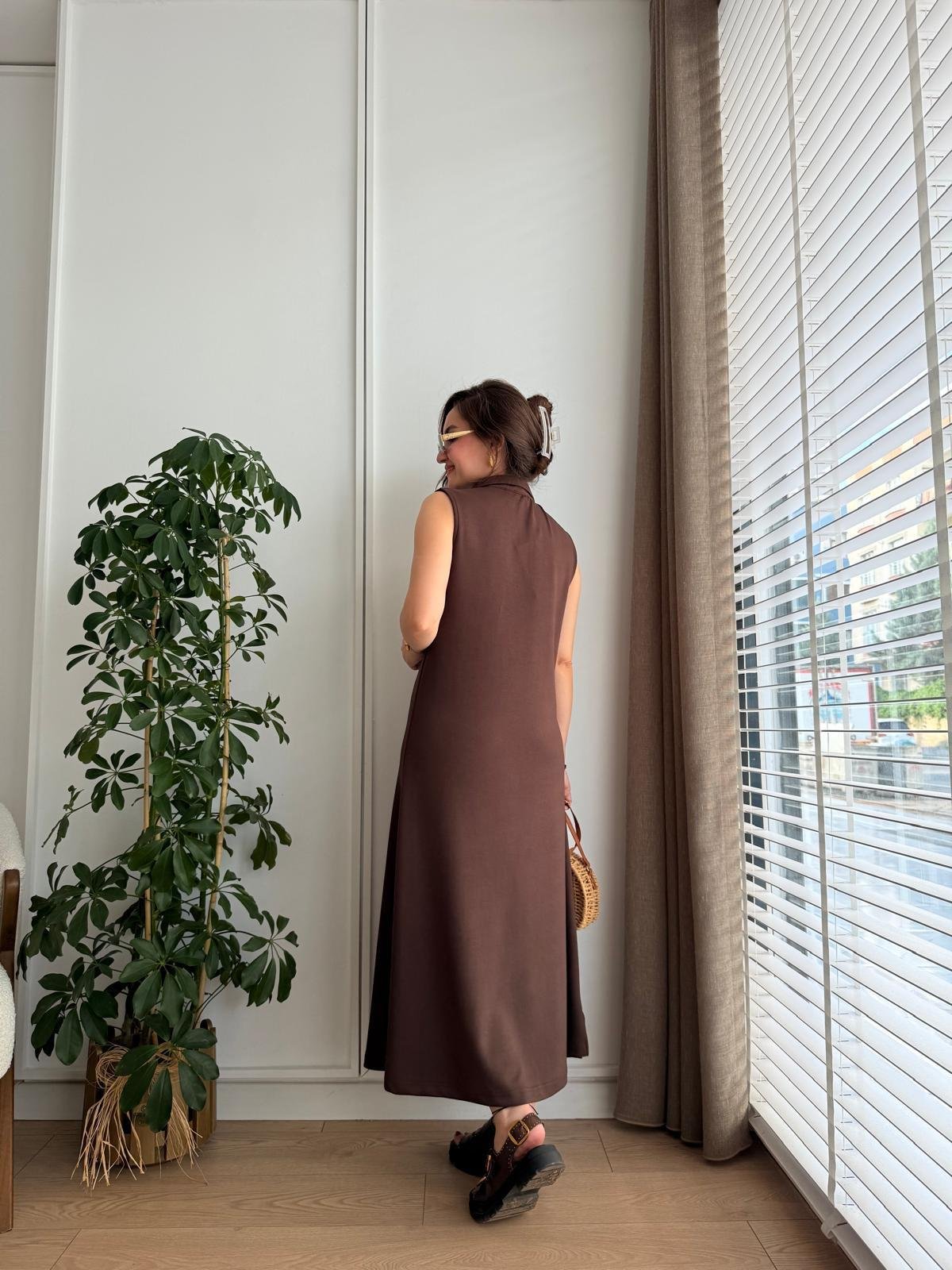 فستان لاكوست بني - KP2159