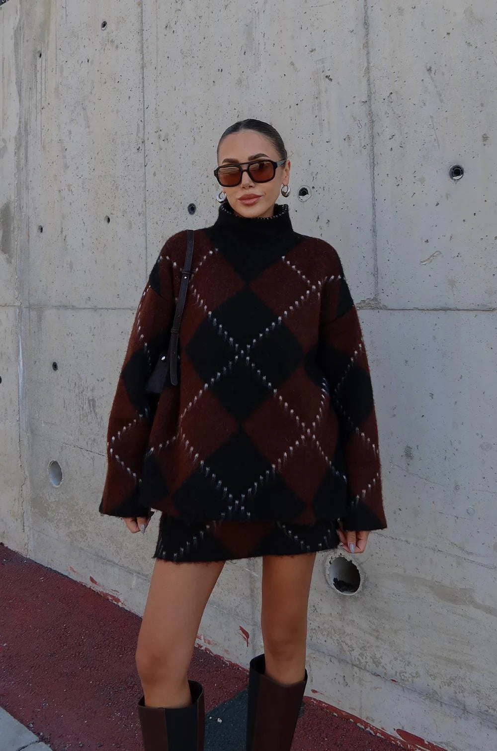 طقم بني وبني تنورة مع بلوزة - KP1465