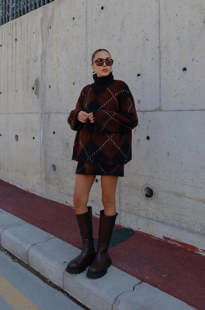 طقم بني وبني تنورة مع بلوزة - KP1465