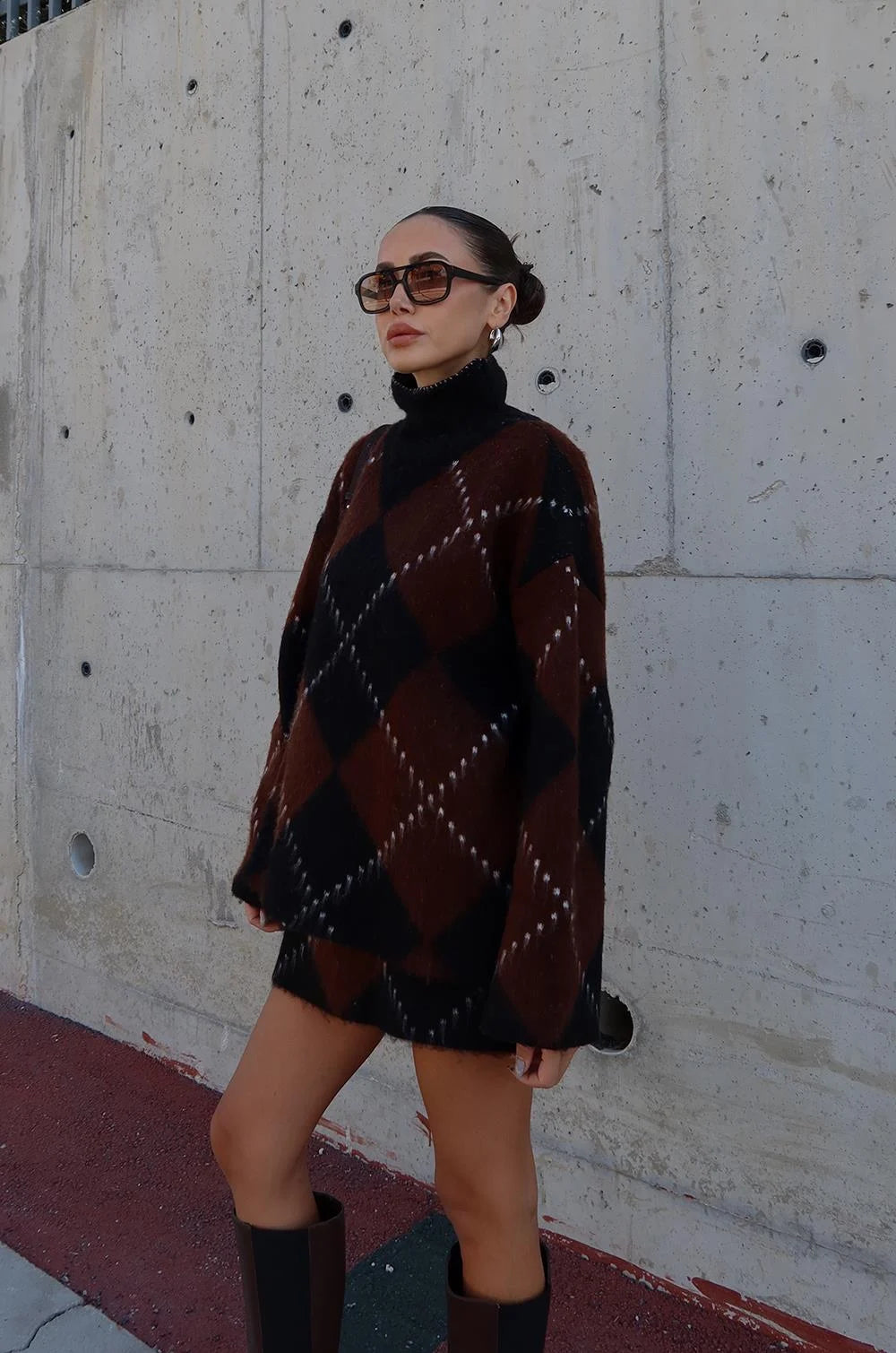 طقم بني وبني تنورة مع بلوزة - KP1465