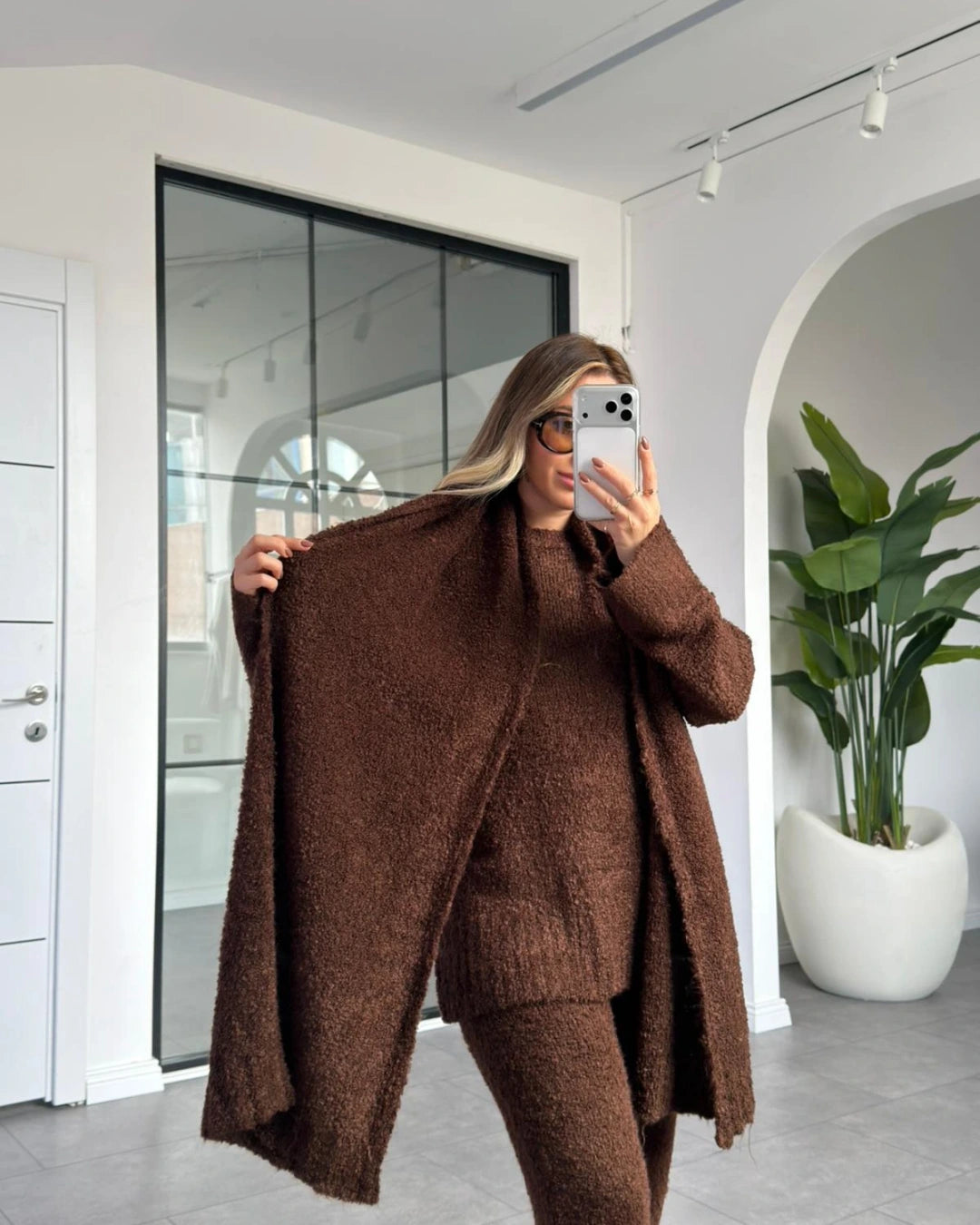 طقم صوف مع لفحة بني - KP1446