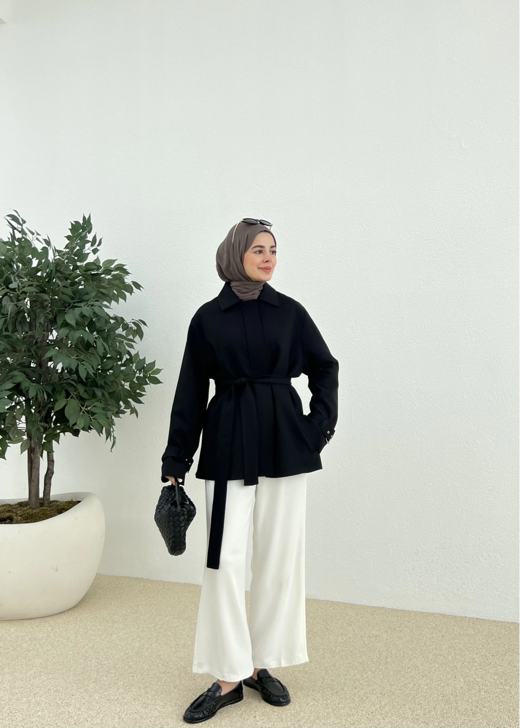 جكيت اسود بحزام - KP7093