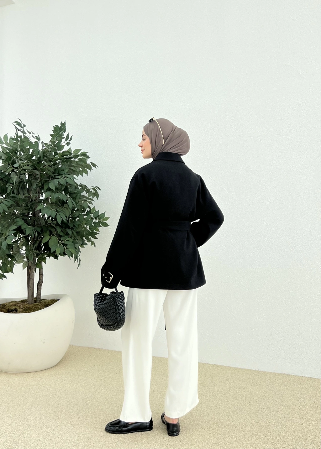 جكيت اسود بحزام - KP7093