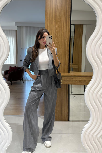 طقم رمادي مخطط - KP1412