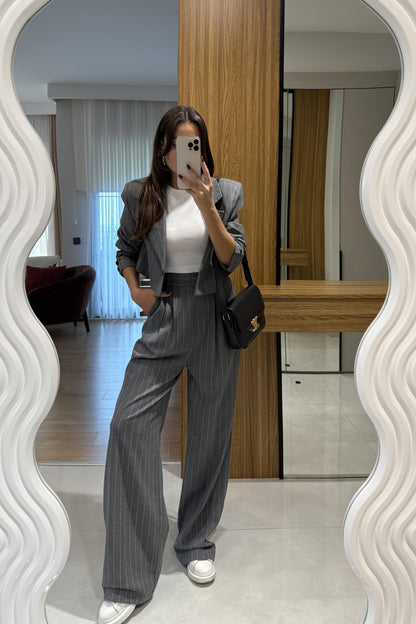 طقم رمادي مخطط - KP1412