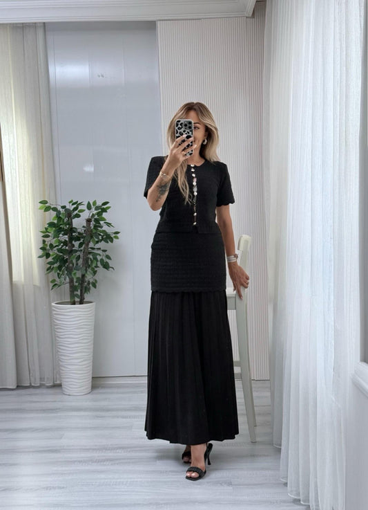 طقم بلوزة مع تنورة اسود - KP1363