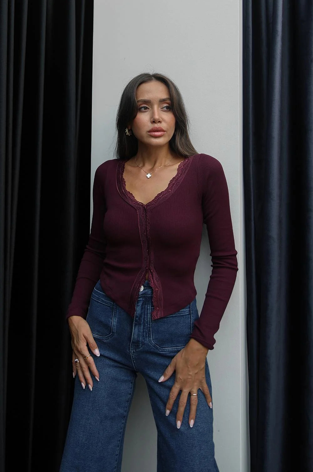 بلوزة عنابي دانتيل - KP4280