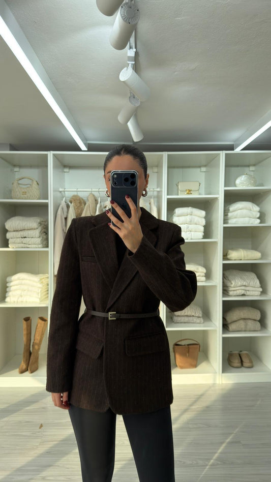 جكيت بني غامق مخطط بحزام - KP7161