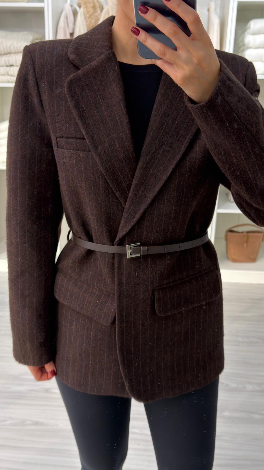 جكيت بني غامق مخطط بحزام - KP7161