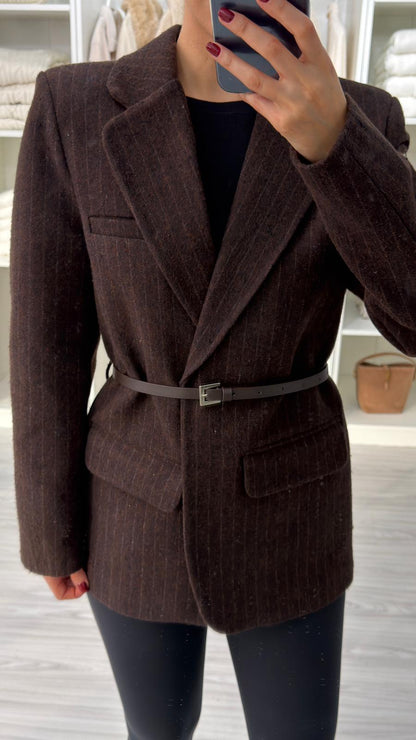 جكيت بني غامق مخطط بحزام - KP7161