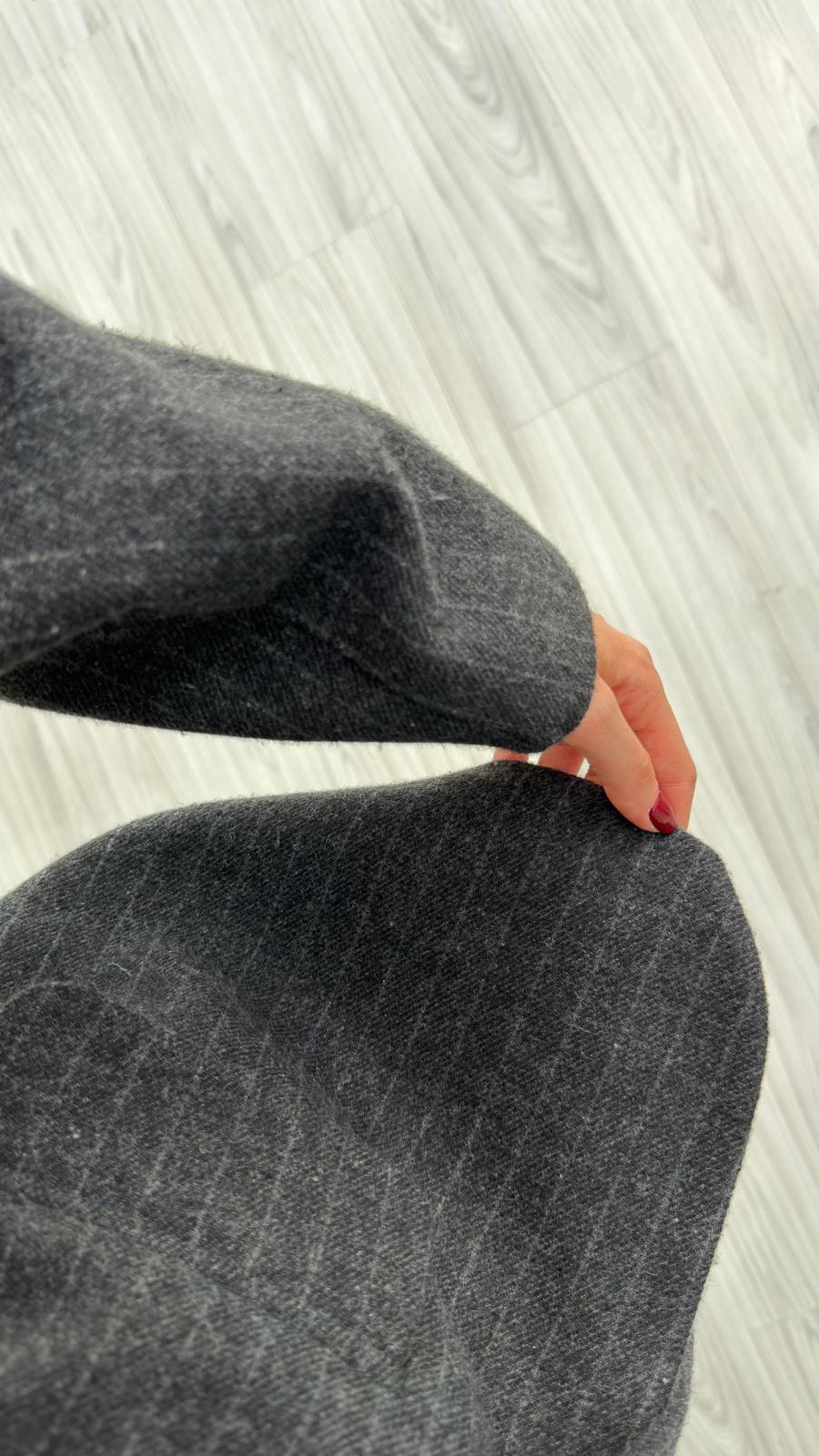 جكيت اسود مخطط بحزام - KP7161