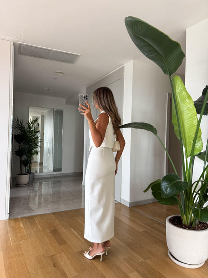 طقم ڤيست مع تنورة ابيض - KP1359