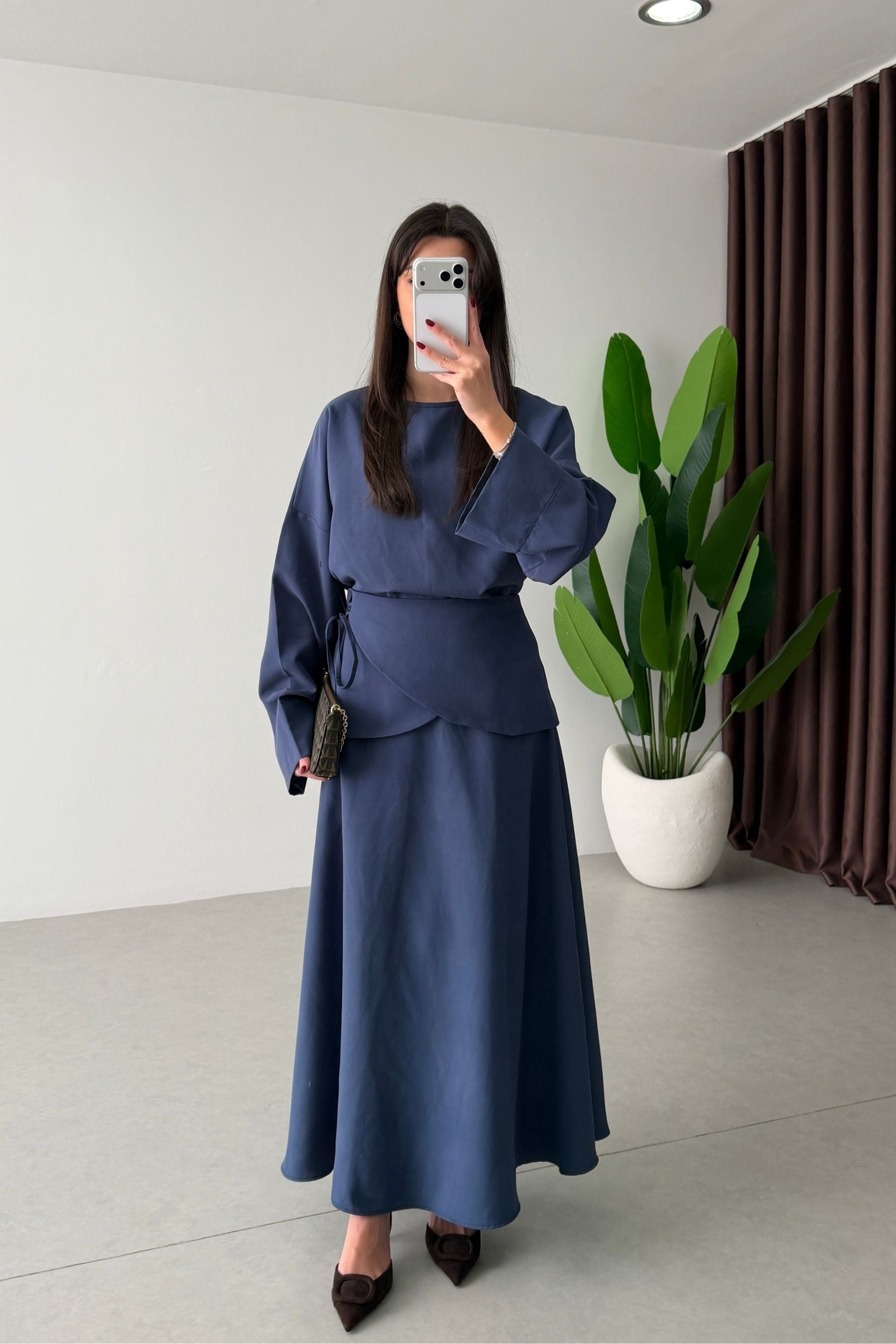 طقم بلوزة مع تنورة كحلي - KP1556