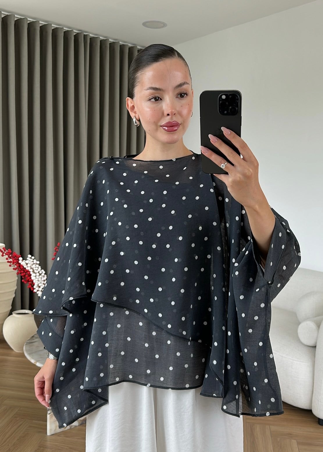 بلوزة فلو منقط اسود - KP4550