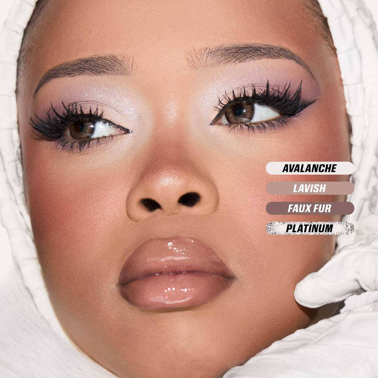 HUDA BEAUTY Icy Nude Eyeshadow Palette - KB