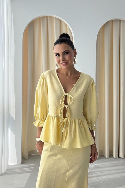 طقم تنورة مع بلوزة اصفر  - KP1321