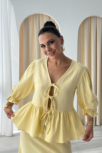 طقم تنورة مع بلوزة اصفر  - KP1321