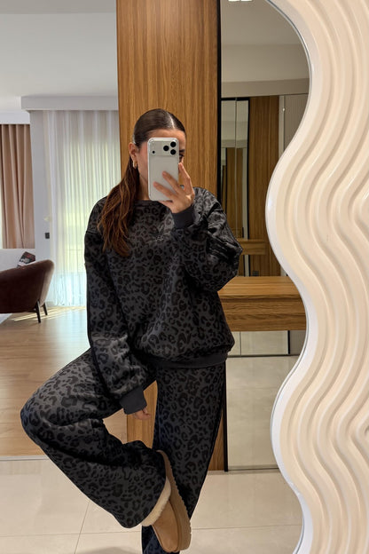 طقم رمادي Adidas  - KP1487