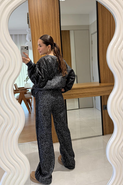 طقم رمادي Adidas  - KP1487