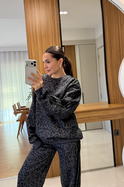 طقم رمادي Adidas  - KP1487