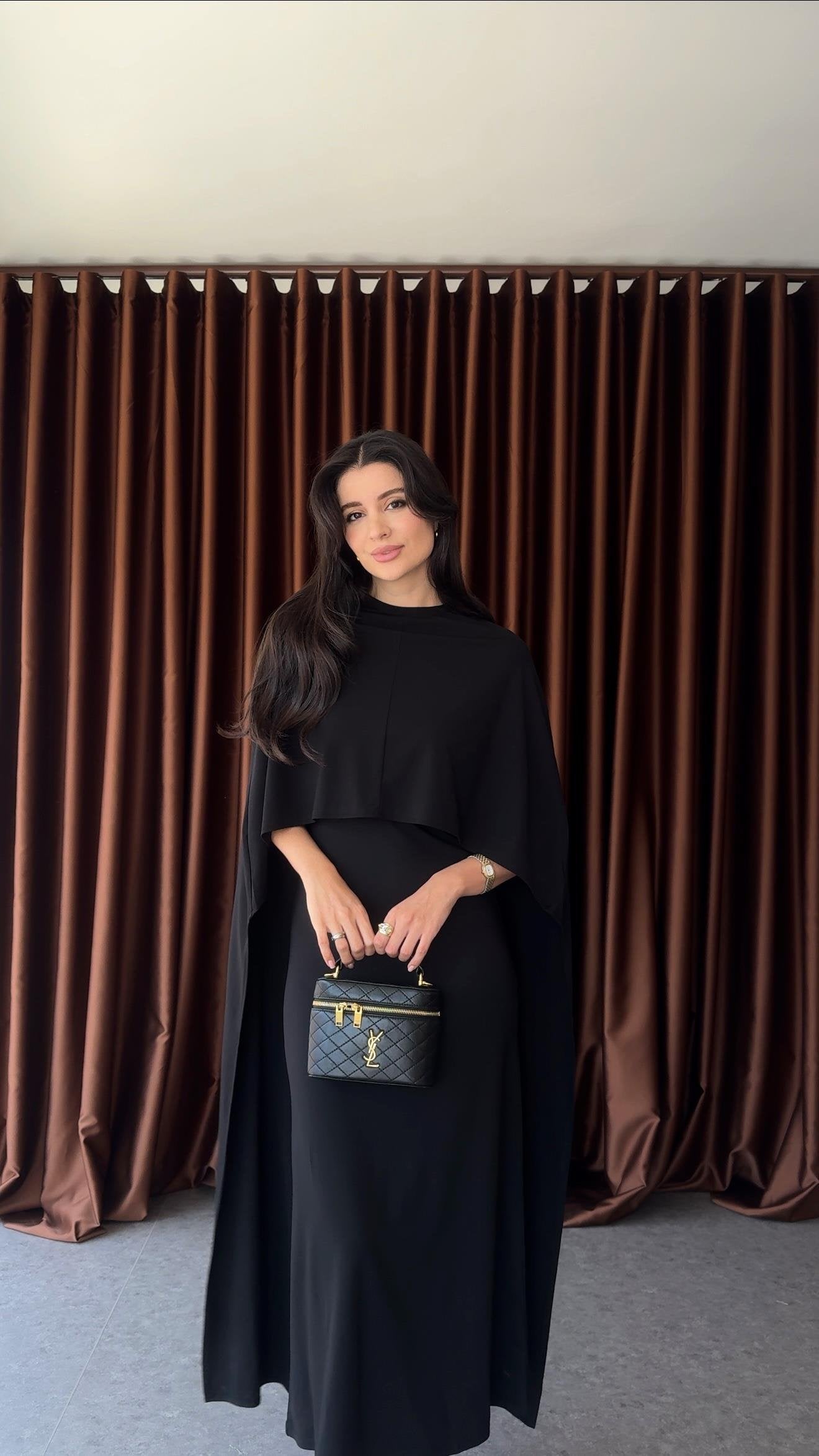 طقم فستان مع بانشو اسود - KP2193