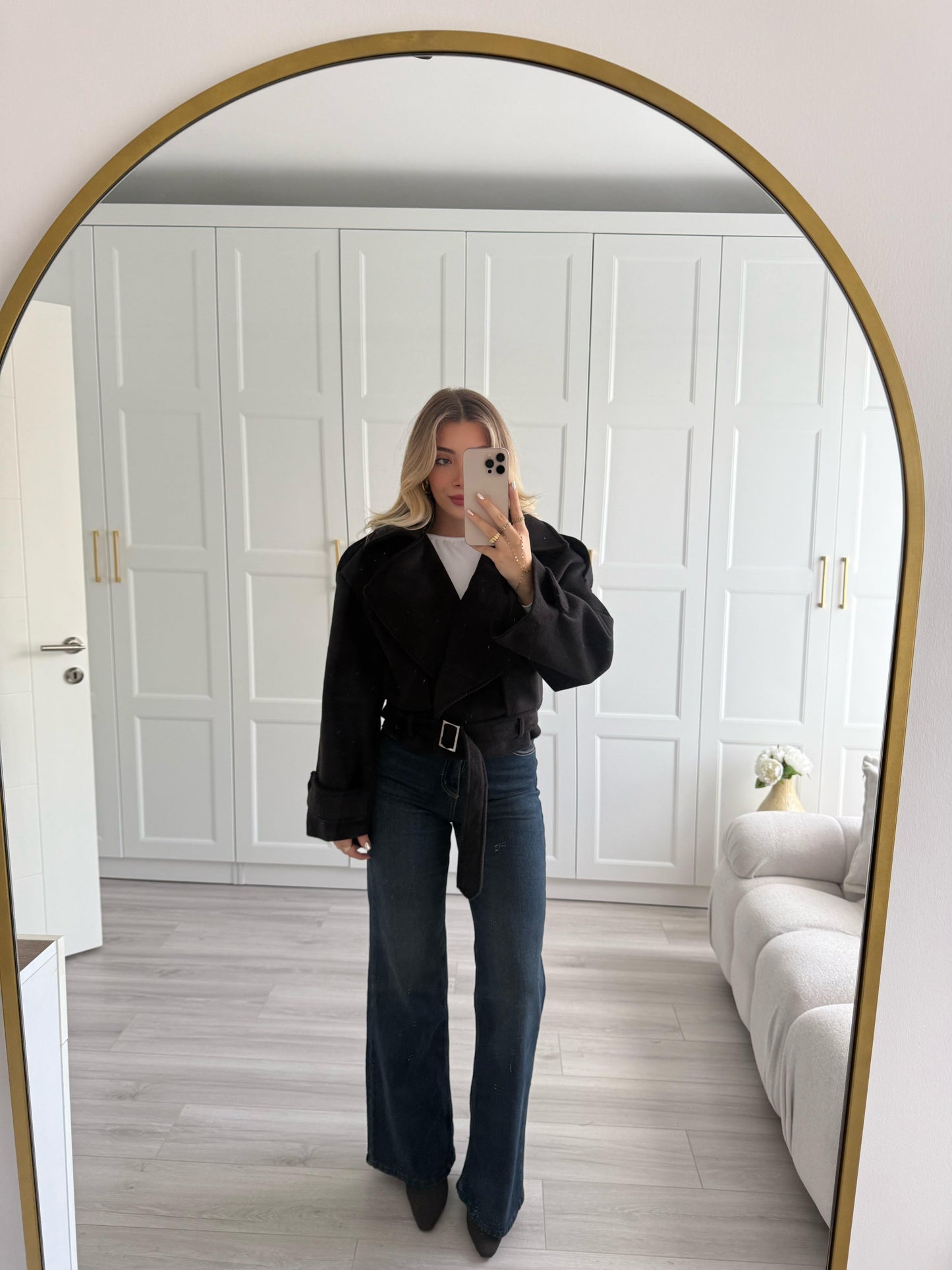 جكيت اسود بحزام - KP7133