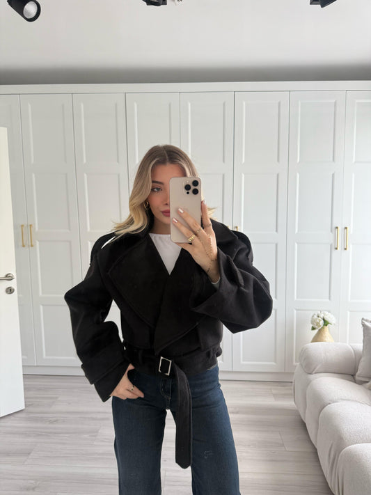 جكيت اسود بحزام - KP7133