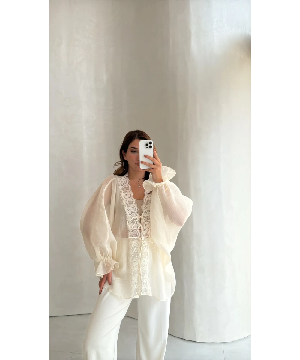 بلوزة شيفون دانتيل سكري - KP4621