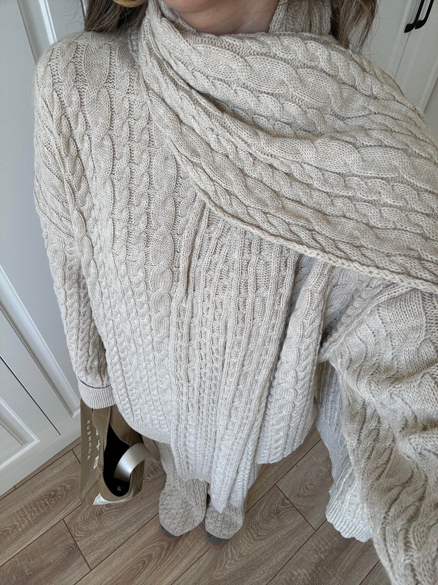 طقم بيج غامق مجدل بلفحة - KP1405