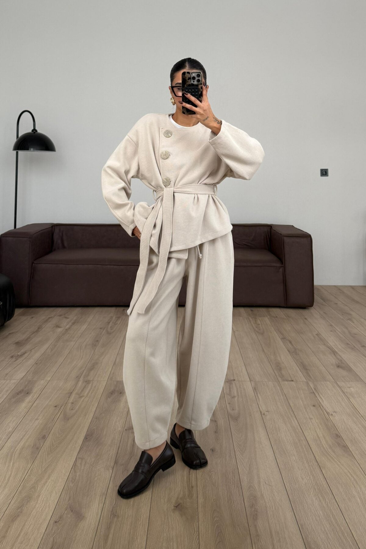 طقم بأزرار بيج - KP1466