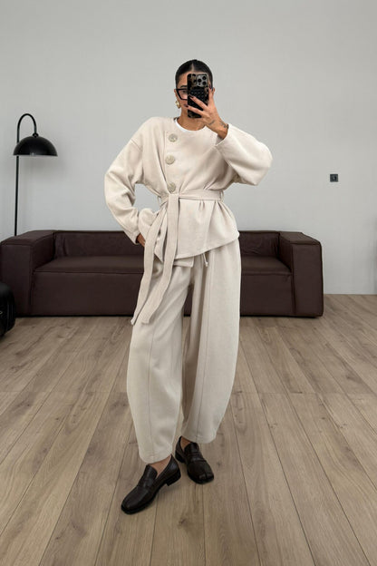 طقم بأزرار بيج - KP1466