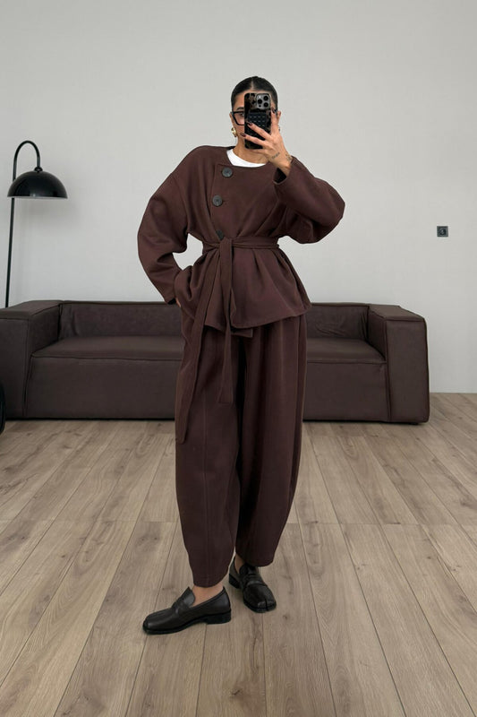 طقم بأزرار بني - KP1466