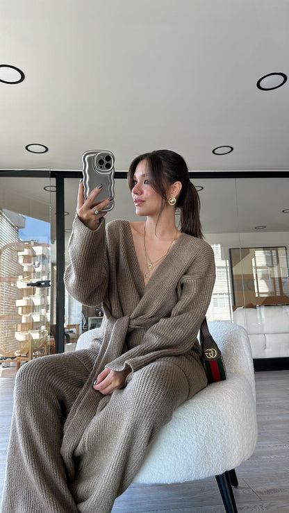 طقم ربط بني فاتح - KP1143