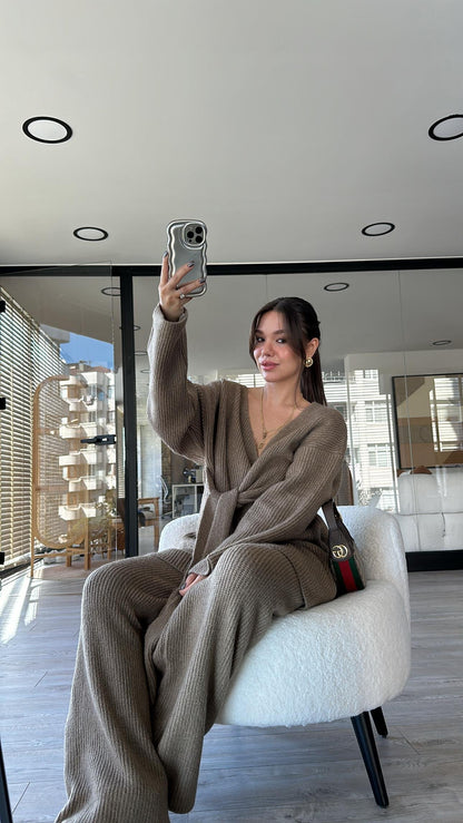 طقم ربط بني فاتح - KP1143