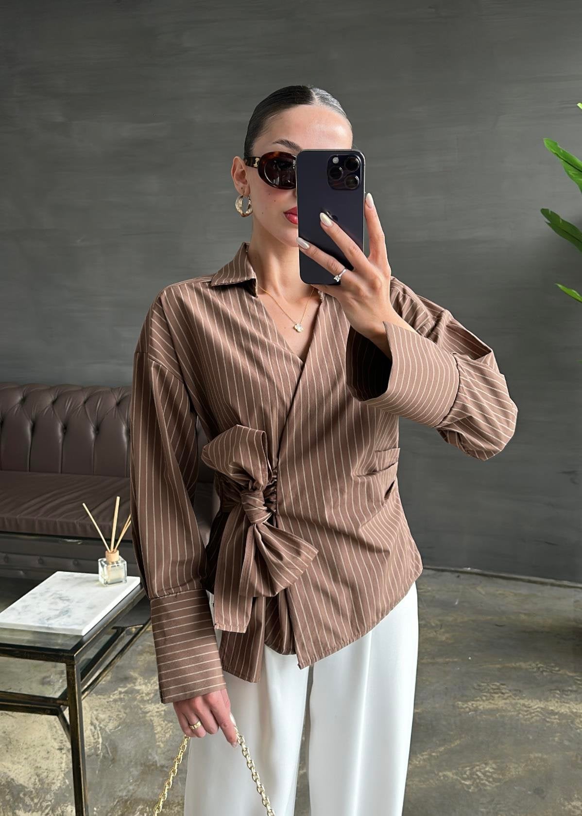 قميص بني مخطط - KP4184